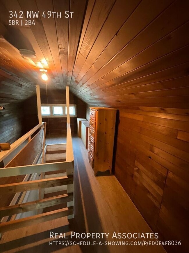 Building Photo - 342 NW 49th St