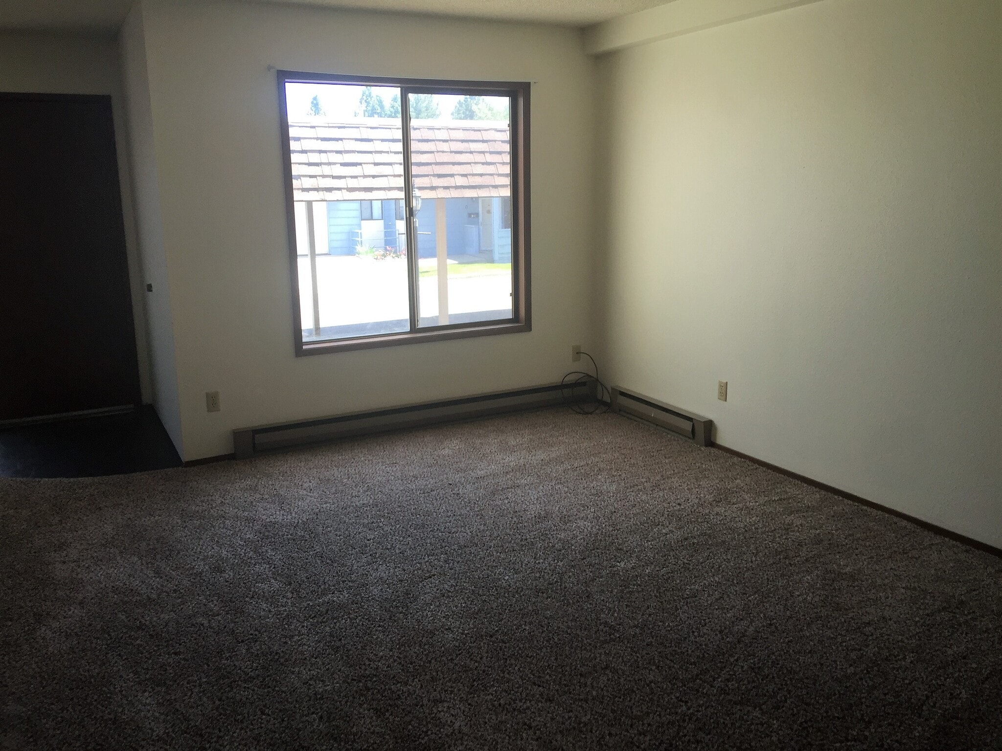 Building Photo - 600 SW Crestview St