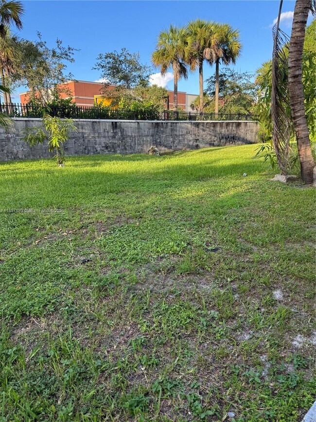 Building Photo - 6027 SW 36th Ct