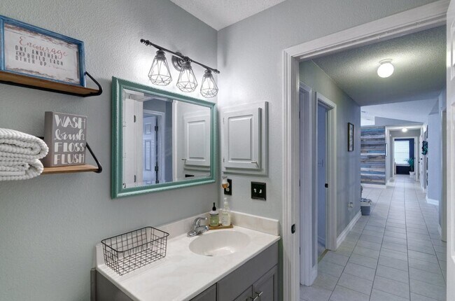 Building Photo - 8271 Branston Dr