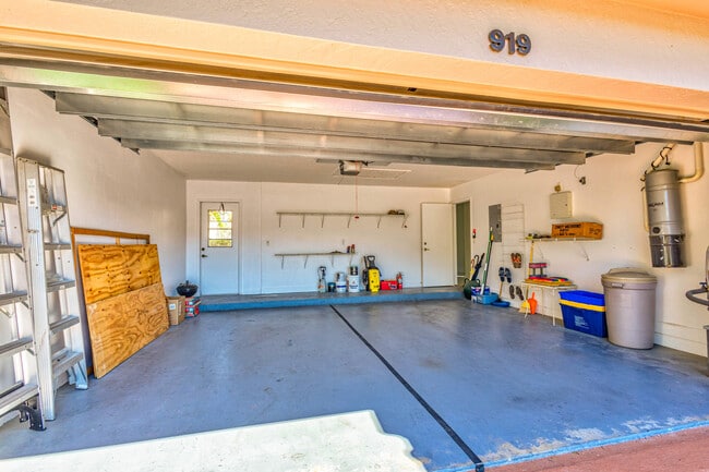 Building Photo - 919 Augusta Pointe Dr
