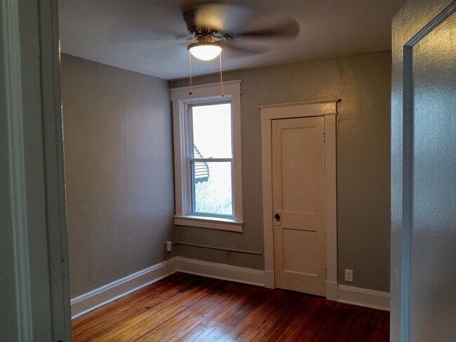 Building Photo - 2315 N Rosedale St