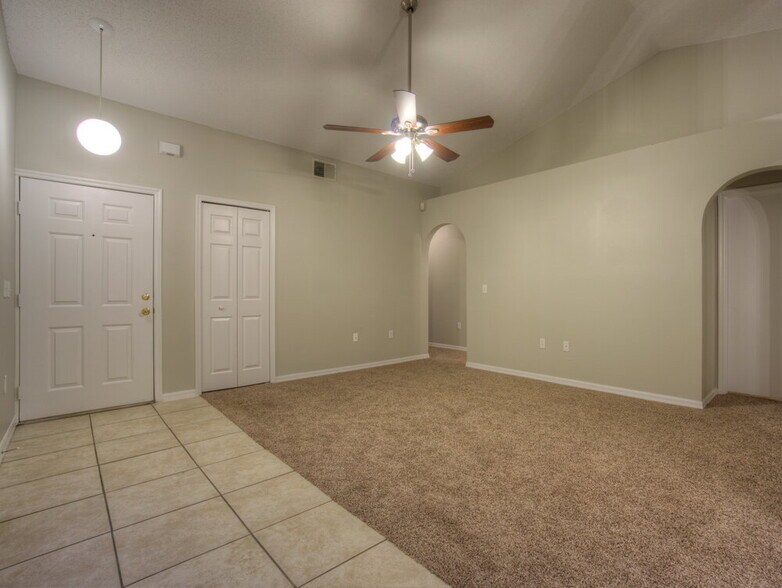 Building Photo - 7651 Harbor Lake Dr