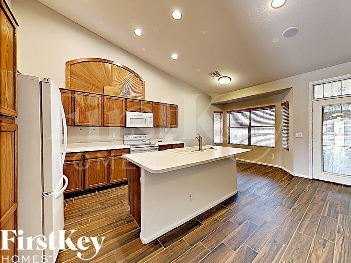 Building Photo - 8626 W Aster Dr
