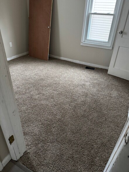 Building Photo - 9121 Hugh St