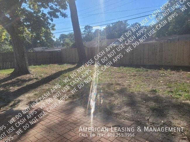 Building Photo - 695 Peyton-