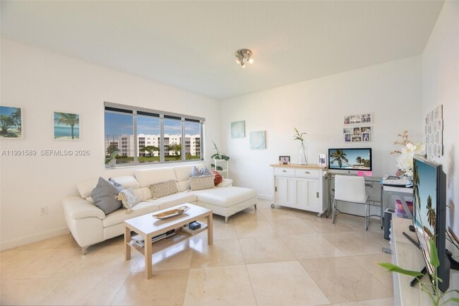 Building Photo - 10700 NW 66th St