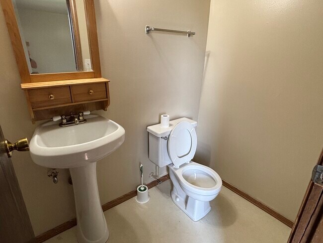 Building Photo - 5 Shawnee Acres Cir