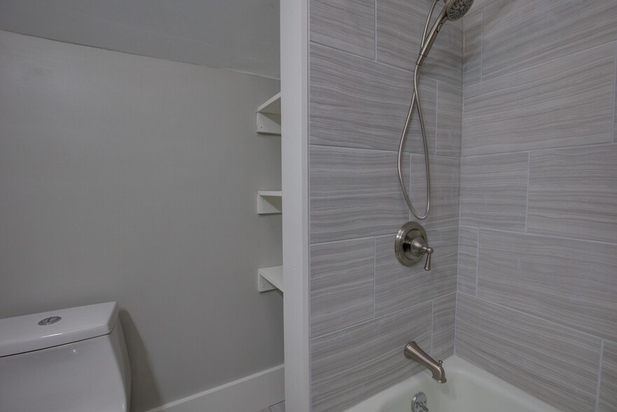 Bathroom - 463 Main St