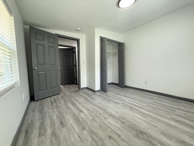 Building Photo - 1477 Olive St SW