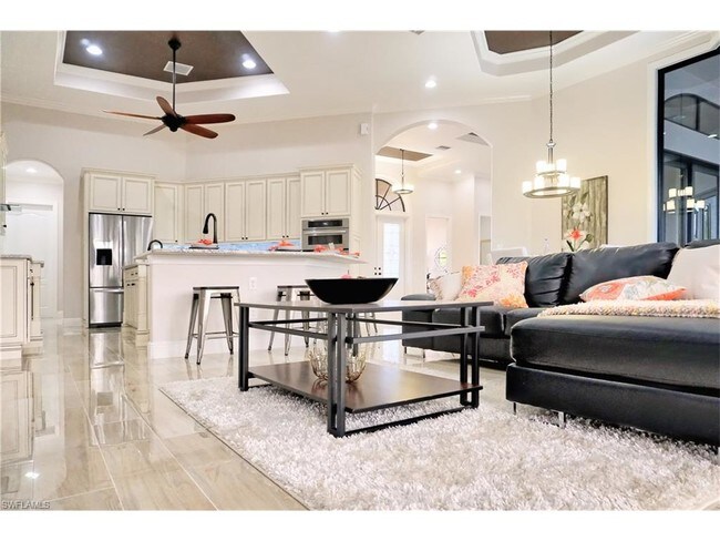 Building Photo - 601 SW 40th Terrace