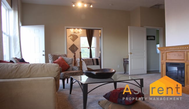 Primary Photo - 2 bedroom 1.5 Bathroom with washer and Dry...