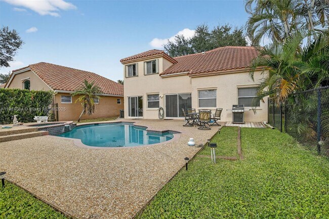 Building Photo - 9481 Oak Grove Cir