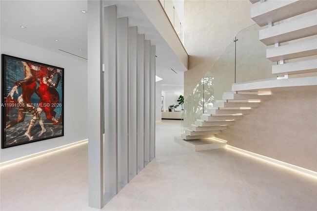 Building Photo - 503 Palm Dr