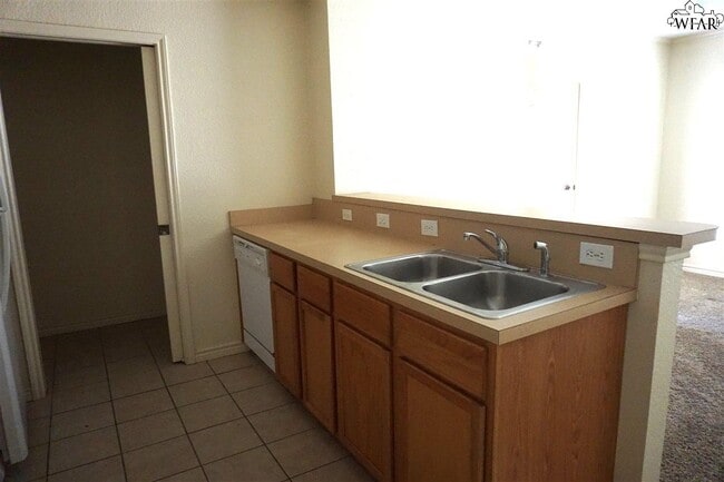 Building Photo - 4710 Brookdale Dr