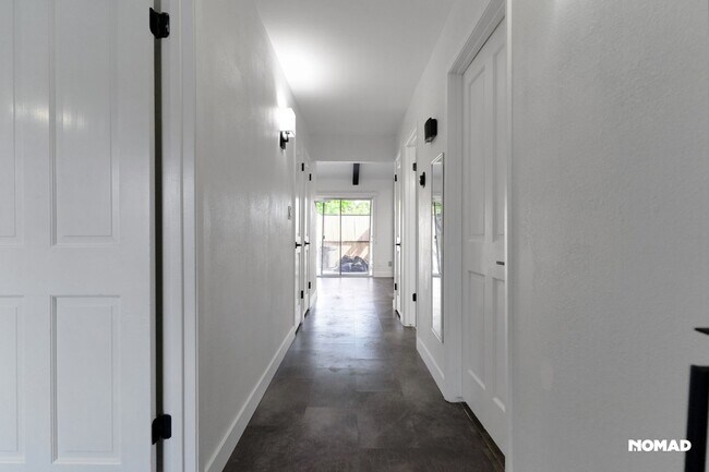 Building Photo - Charming 2BR Condo in Fresno