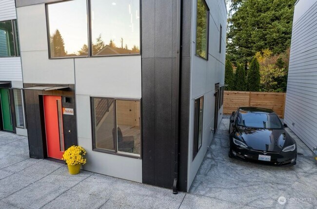 Building Photo - 8664 A 13th Ave NW