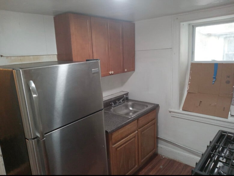 Building Photo - 654 Commonwealth Ave