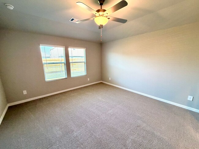 Building Photo - 600 Tidal Dr