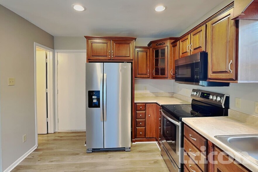 Building Photo - 7629 Mansfield Way