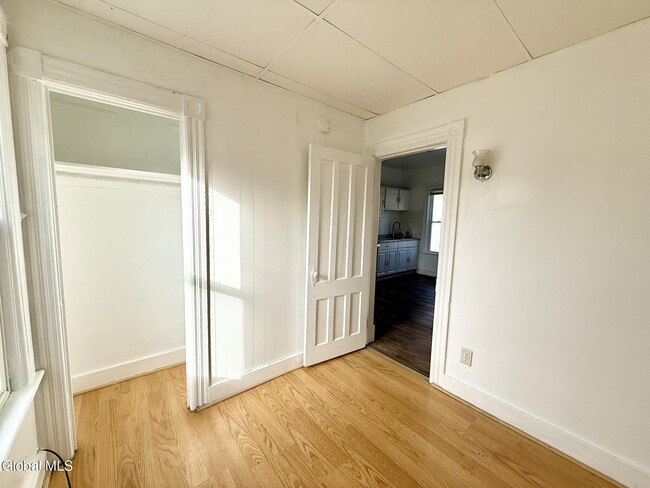 Building Photo - 1017 Hegeman St