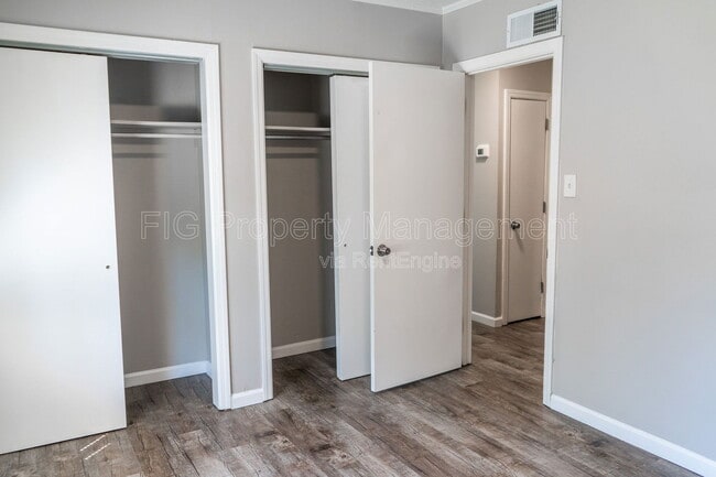 Building Photo - 112 Louella Dr