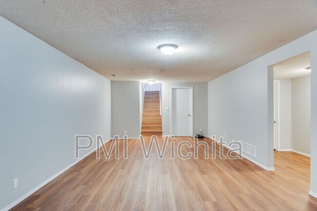 Building Photo - 10034 Bayley Ct