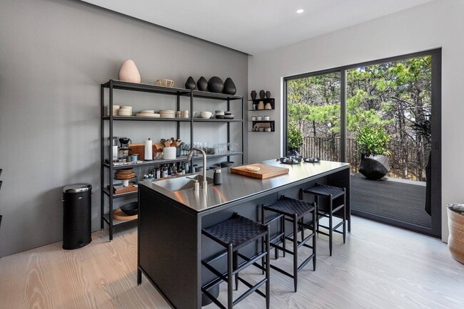 Building Photo - 31 Gilberts Path