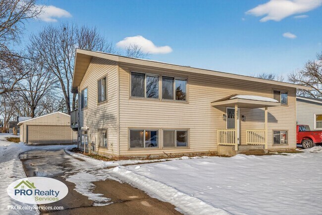 Building Photo - Recently Remodeled 4 Bedroom Home