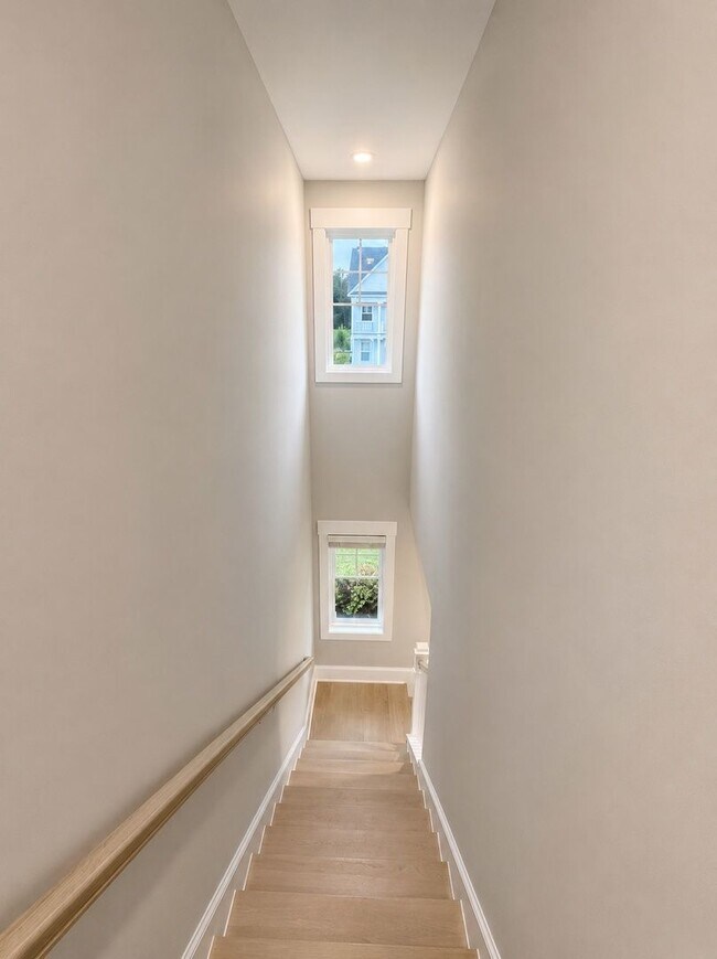 Building Photo - 114 Midmills Ln