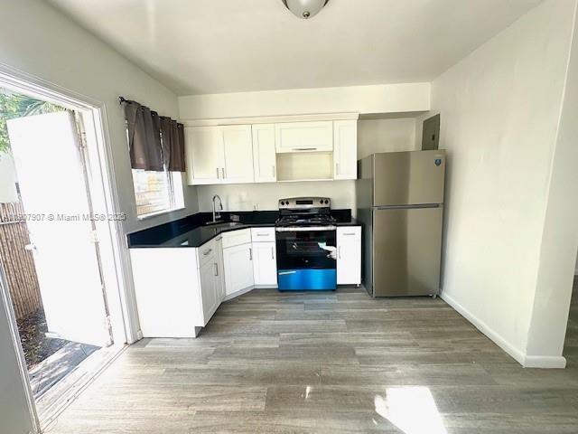 Building Photo - 821 W 39th St