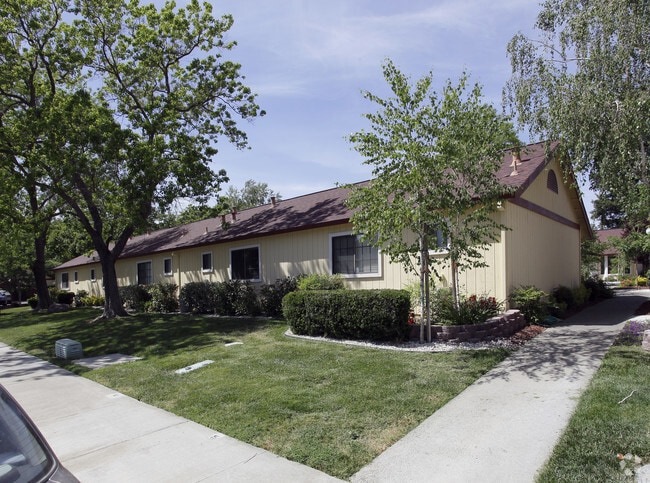 Primary Photo - Lincoln Gardens Apartments for Seniors