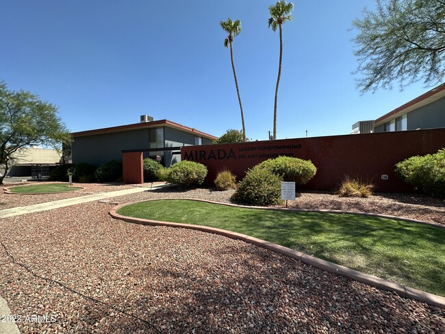 Primary Photo - 1241 E Medlock Dr