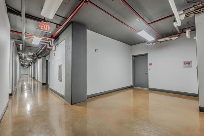 Building Photo - 645 W 9th St