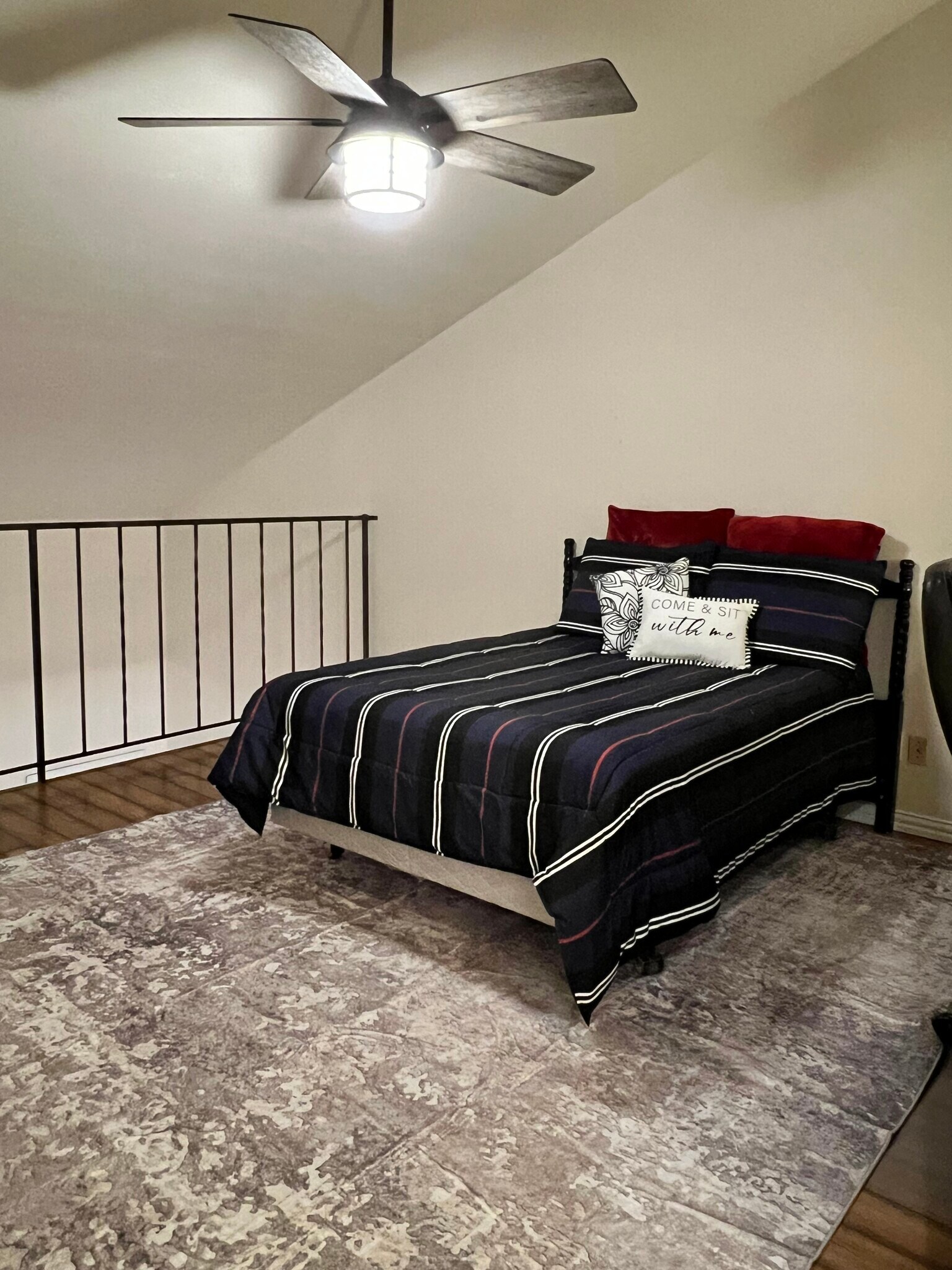 Building Photo - 819 Red Bird Ln