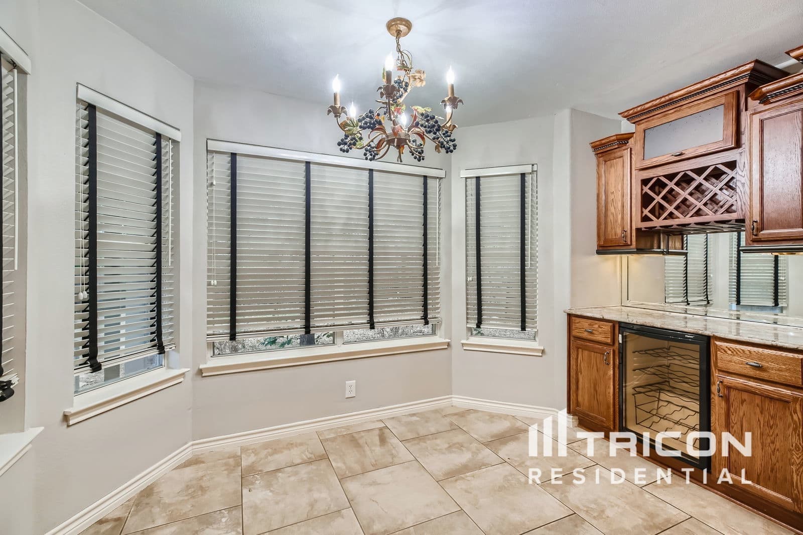 Building Photo - 6026 Elk Valley