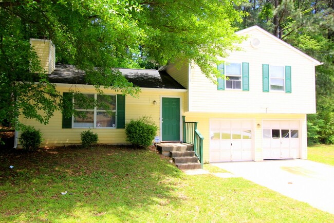 Building Photo - 3 bdrm, 2.5 bath in Stone Mountain