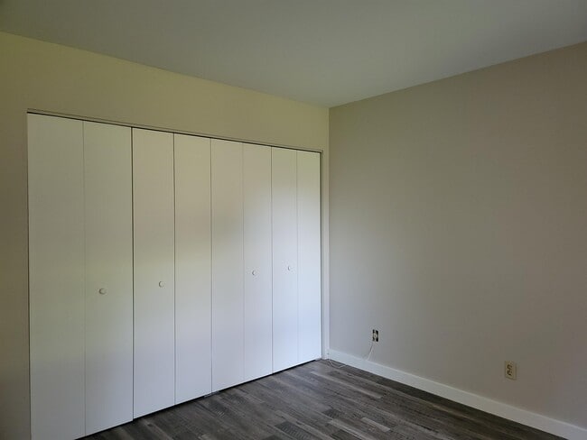 Building Photo - 1040 Smith Ln