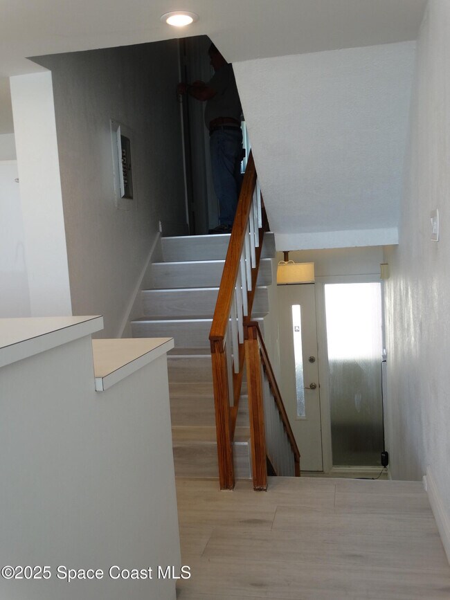Building Photo - 5050 Ocean Beach Blvd