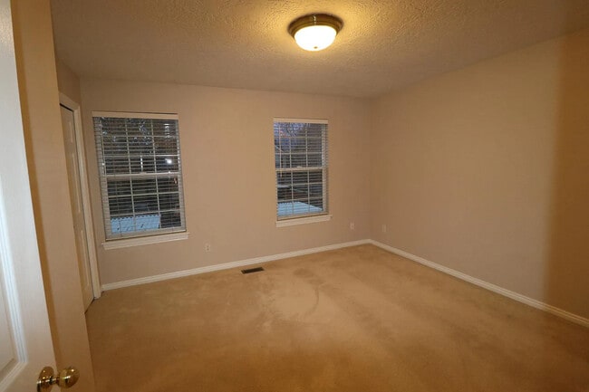 Building Photo - 611 W 460 N St
