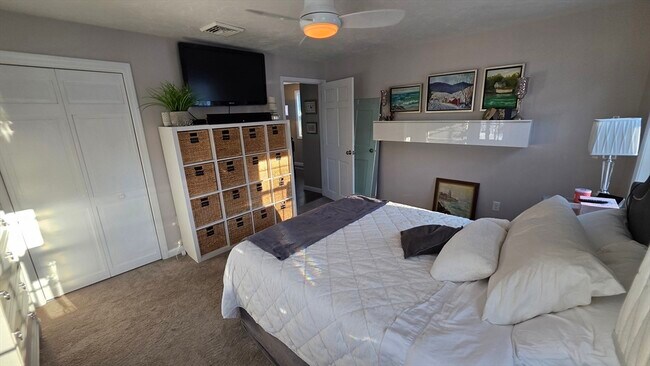 Building Photo - 533 Prospect St