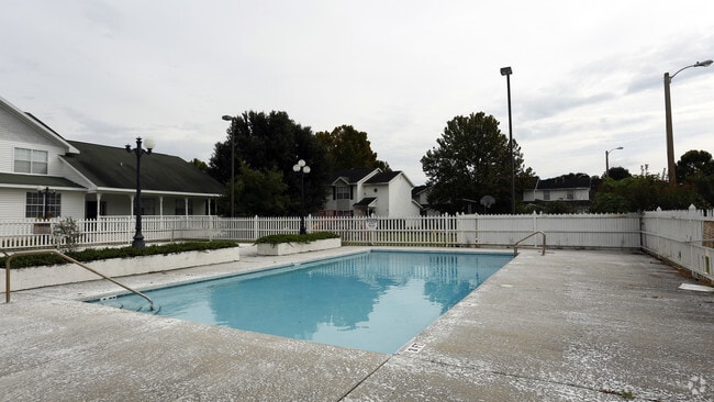 Building Photo - Green Gables Apartments