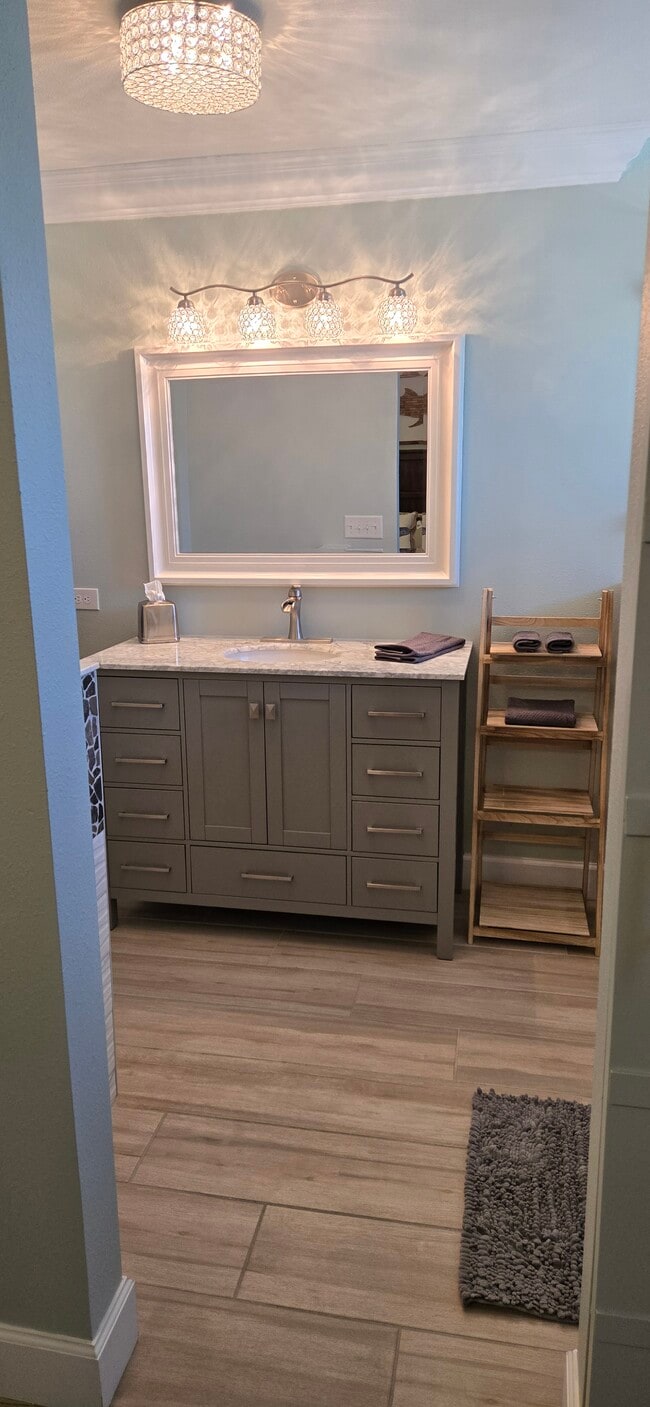 Building Photo - 1801 El Rio Dr