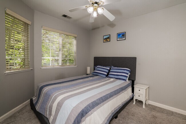 Building Photo - 43 Crystal Gate Ct