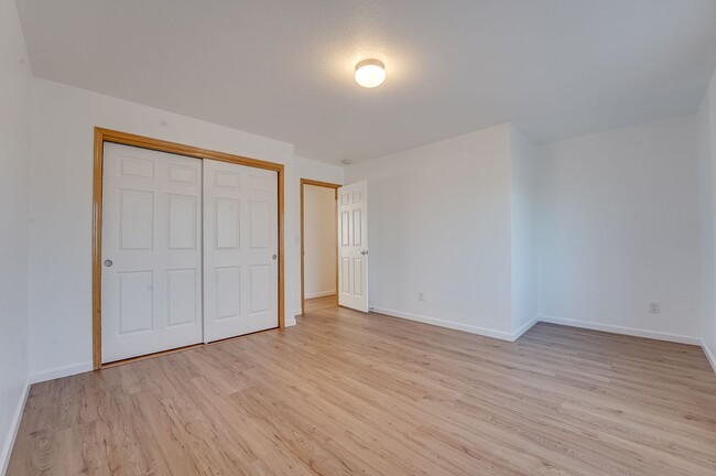 Building Photo - Beautiful 4 bed, 3.5 bath Home in Fort Col...