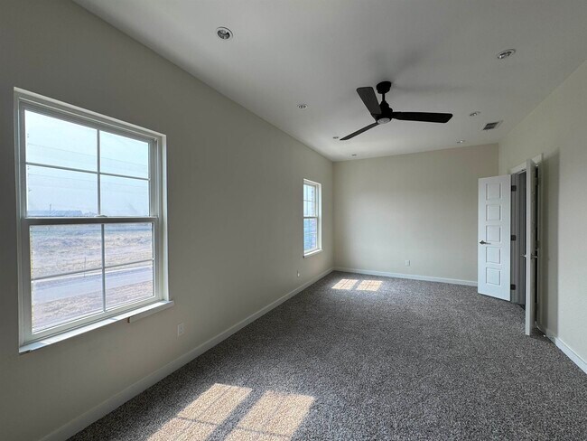 Building Photo - 210 Veracruz Dr