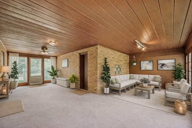 Building Photo - 319 N Lord Ave