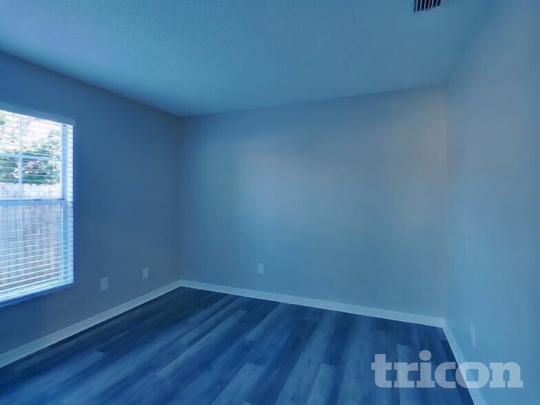 Building Photo - 873 Silversmith Cir