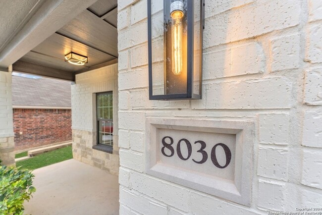 Building Photo - 8030 Bluewater Cove