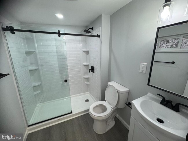 Building Photo - 122 W All Saints St